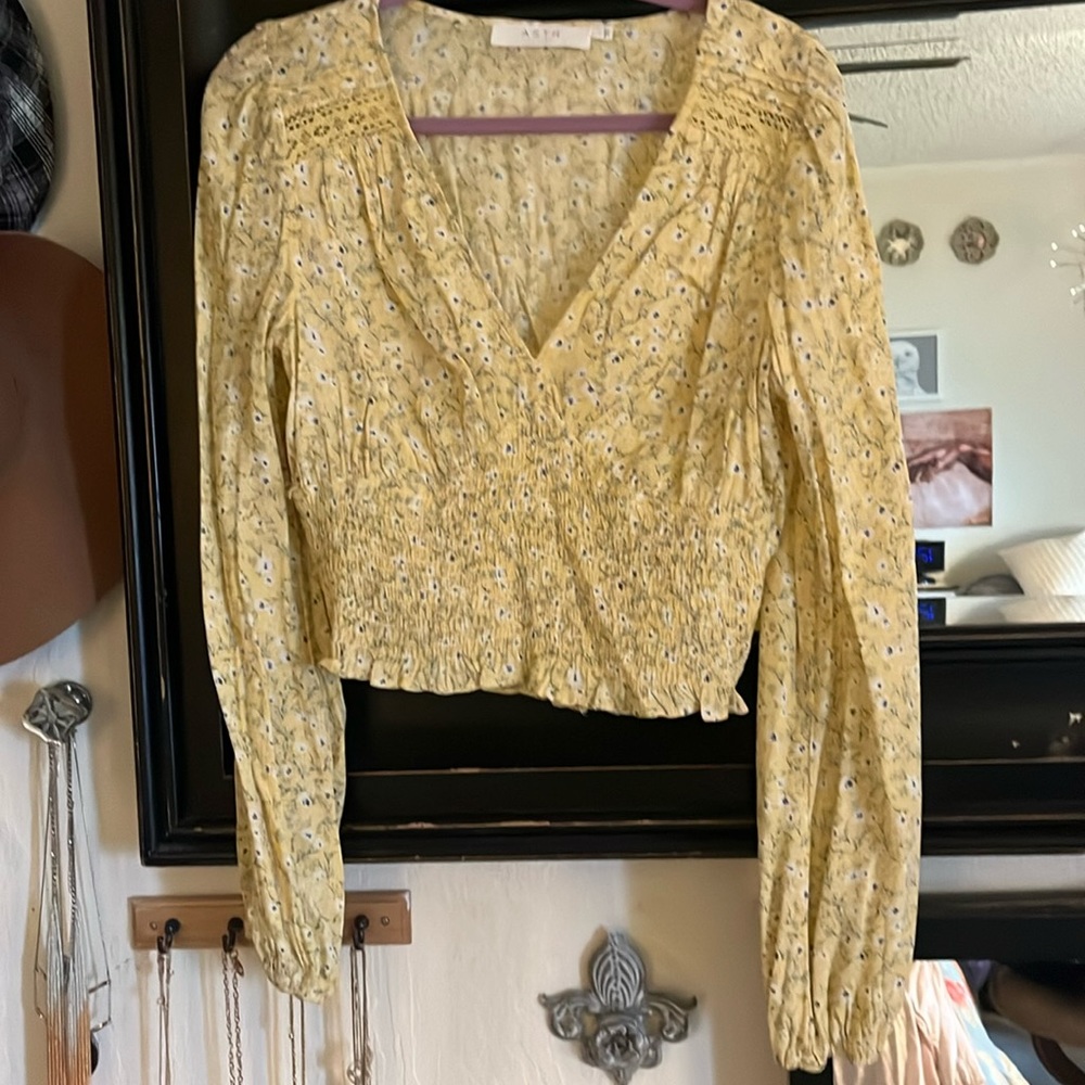 ASTR Floral Yellow Smocked V-Neck Long Sleeve Top